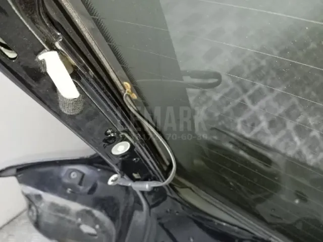 Эмблема на крышку багажника