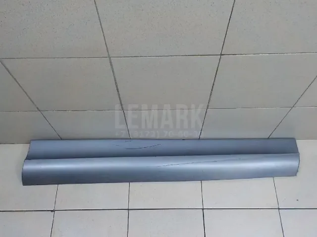 Накладка двери передней правой