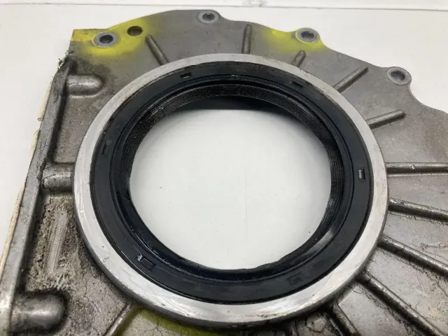 Крышка коленвала задняя для  Astra HD 8 2005-2011