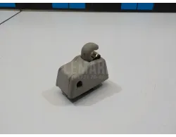 Крючок солнцезащитного козырька