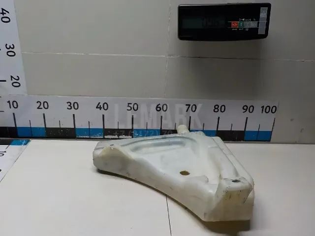 Бачок омывателя лобового стекла