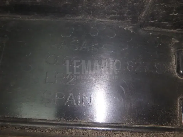 Спойлер (дефлектор) багажника