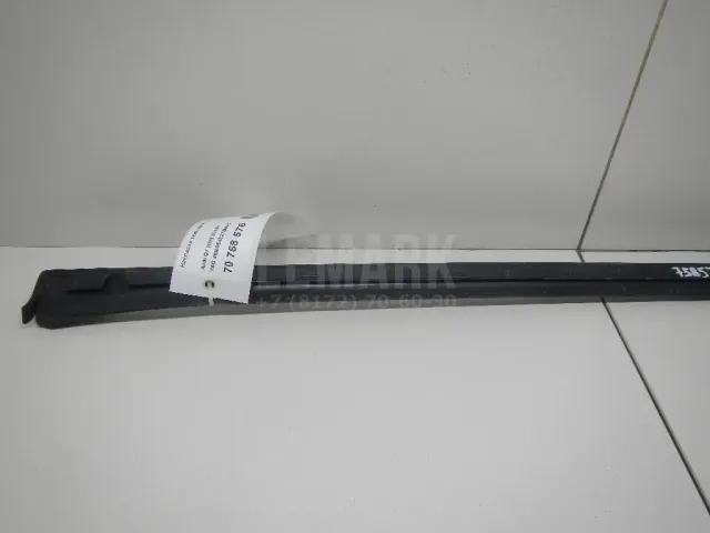 Накладка лобового стекла левая для  Alfa Romeo GT 2004-2010
