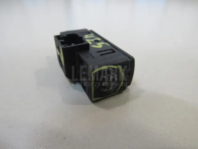 Кнопка открывания лючка бензобака для  Chery Amulet (A15) 2006-2012