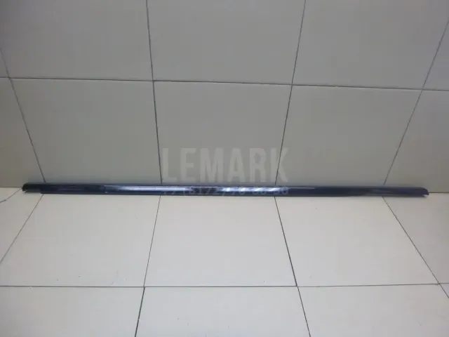 Накладка стекла заднего левого