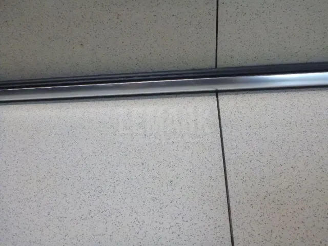 Накладка стекла заднего левого