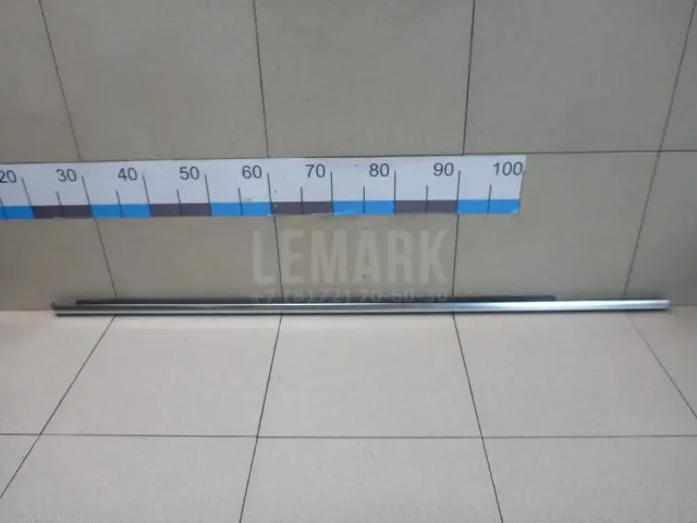 Накладка стекла заднего левого