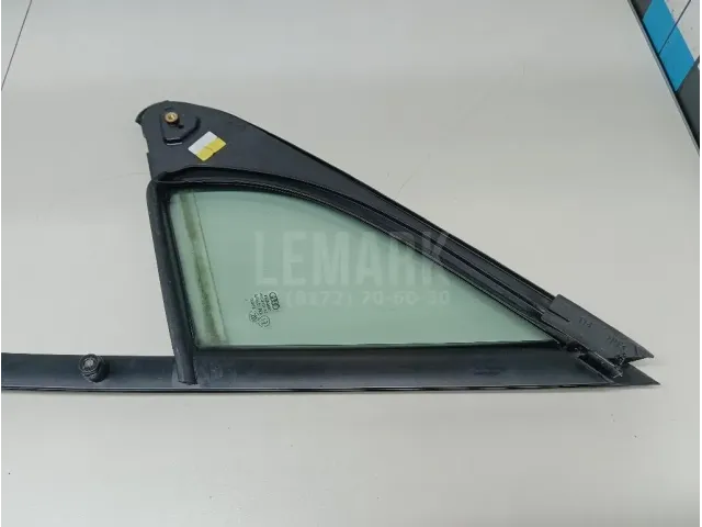 Стекло двери передней правой (форточка) для  Ford Maverick 2001-2007