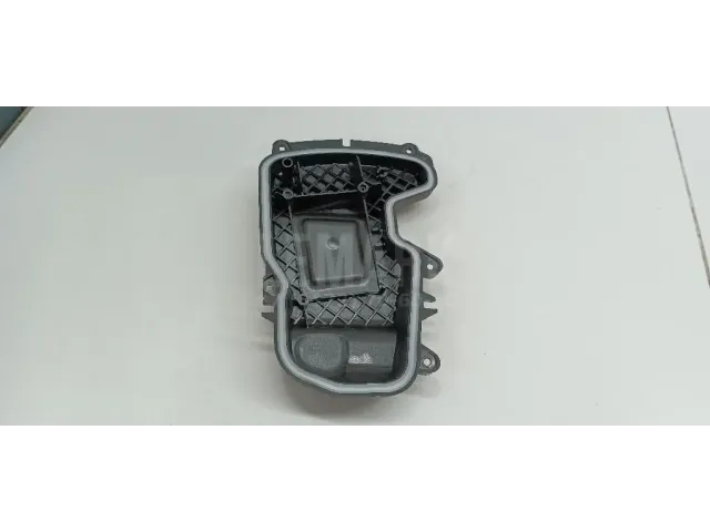 Крышка фары левой для  Citroen C5 2004-2008