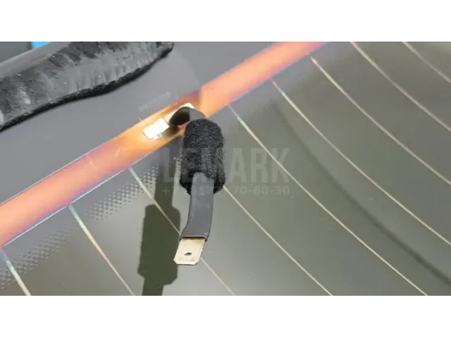 Стекло двери багажника