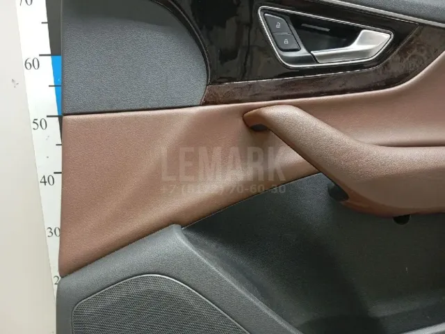 Обшивка двери передней правой для  Chevrolet Corvette (C7) 2013-2019