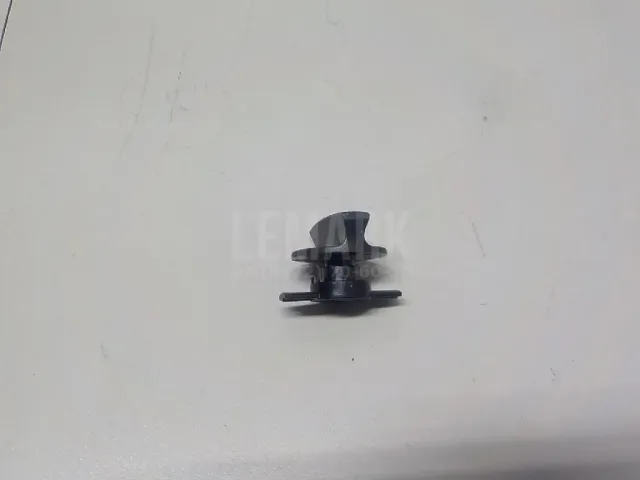 Защелка для  Chrysler Sebring 2006-2010
