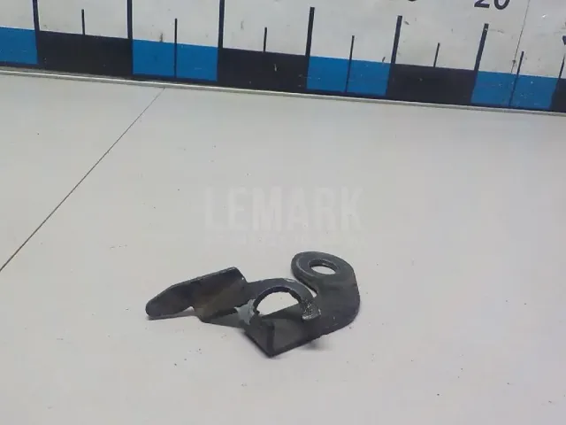 Крепление тормозного шланга