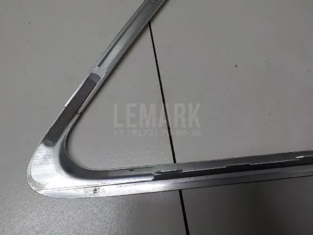 Накладка стекла заднего левого