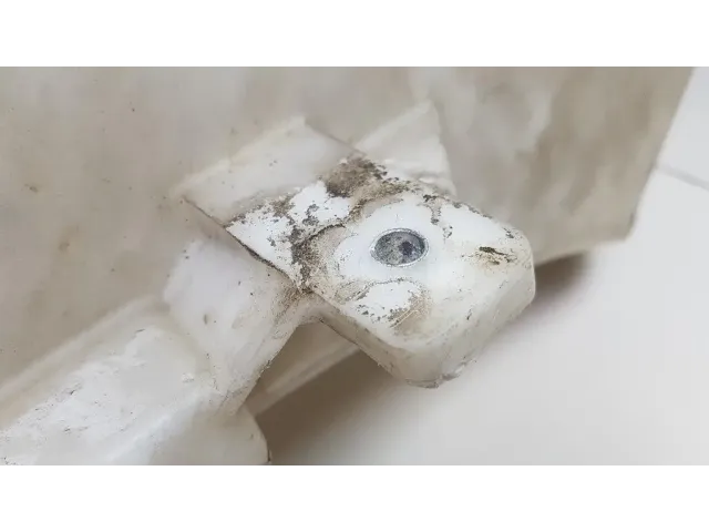 Бачок омывателя лобового стекла