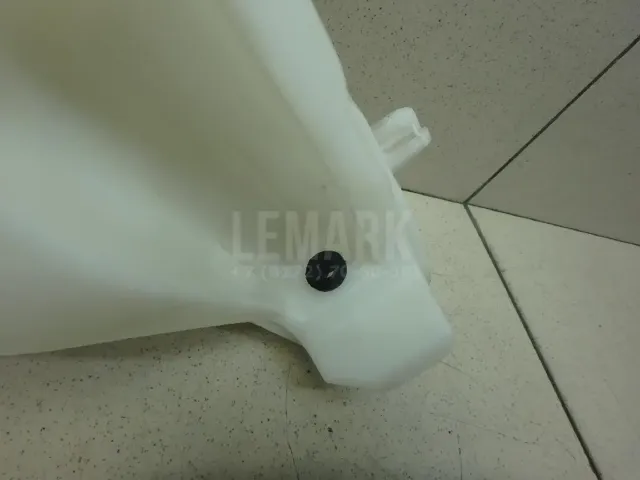 Бачок омывателя лобового стекла