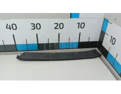 Уплотнитель капота