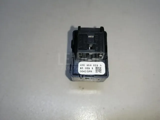 Кнопка открывания багажника для  Audi Allroad quattro 2006-2012