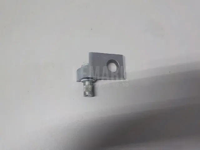 Петля двери