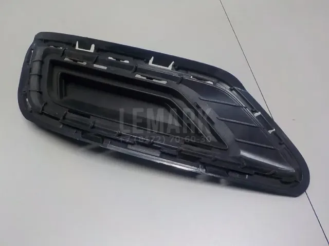 Накладка заднего бампера правая для  Chevrolet Suburban 2014-2020