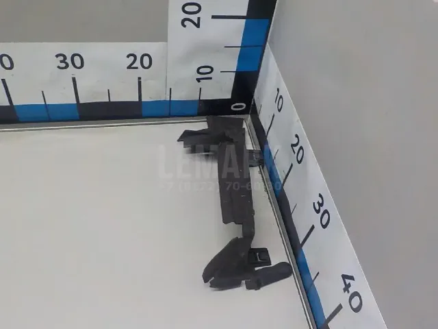 Воздуховод радиатора левый