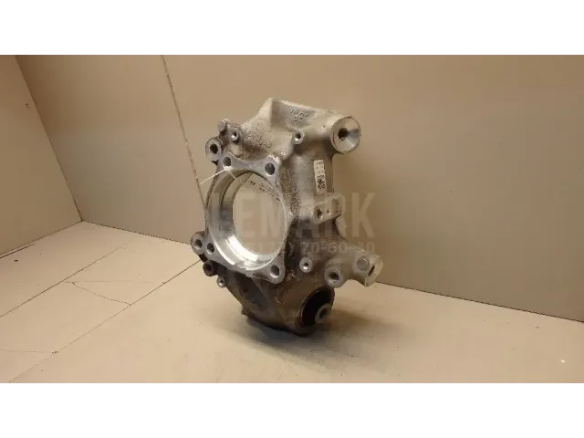 Кулак поворотный задний левый