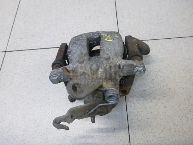 Суппорт тормозной задний правый для  Ford Focus I 1998-2005
