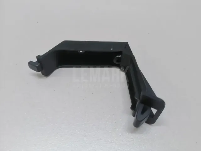 Кронштейн (сопут. товар) для  Audi 80/90 [B3] 1986-1991