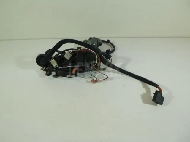 Кронштейн зеркала левый для  CASE SV300 2012