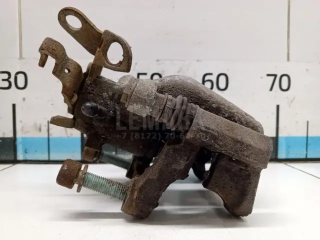 Суппорт тормозной задний правый для  Ford Focus I 1998-2005