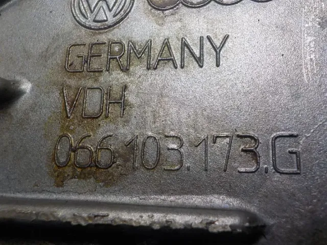 Крышка коленвала задняя для  Audi TT(8J) 2006-2015
