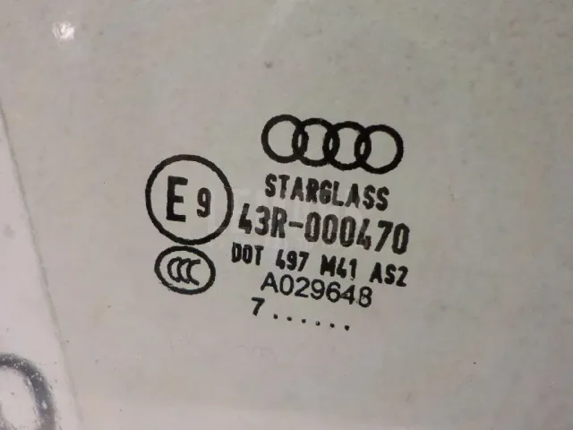 Стекло двери передней правой для  Audi Q8 (4MN) 2018