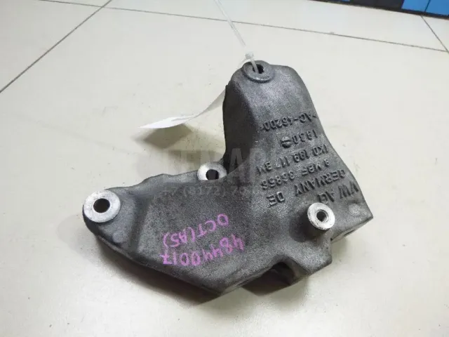 Кронштейн КПП левый для  Ford Escape EUR 2007-2009