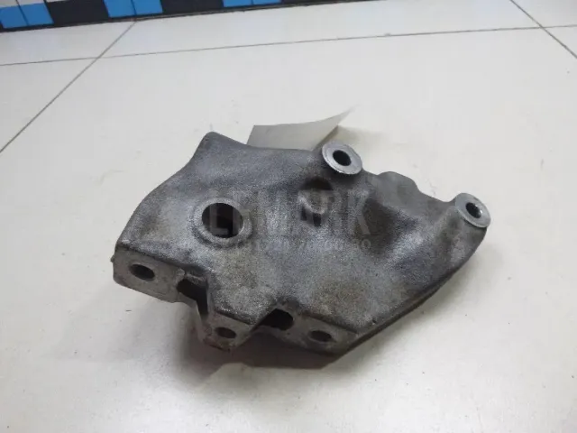 Кронштейн КПП левый для  Ford Escape EUR 2007-2009