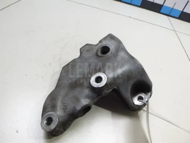 Кронштейн КПП левый для  Ford Escape EUR 2007-2009