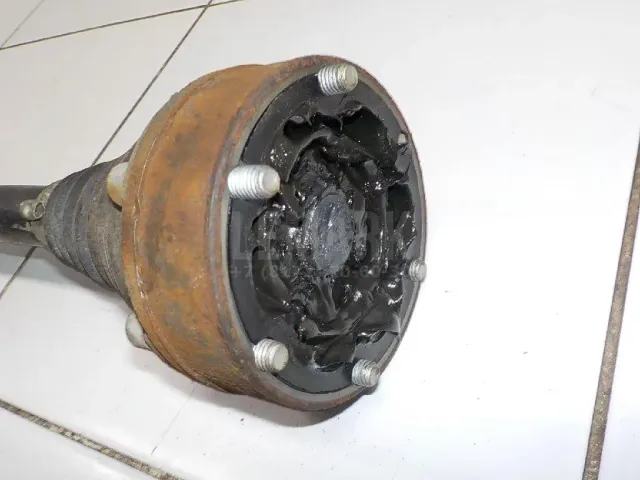 Полуось задняя правая