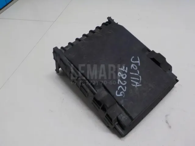 Крышка блока предохранителей для  Audi Allroad quattro 2000-2005