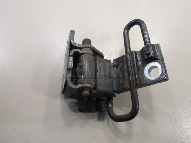 Петля двери передней правой нижняя для  Ford Kuga 2008-2012