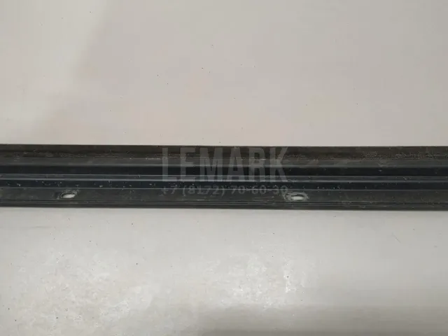 Накладка стекла переднего правого для  BMW 5-serie G30/G31/F90 2017-2023