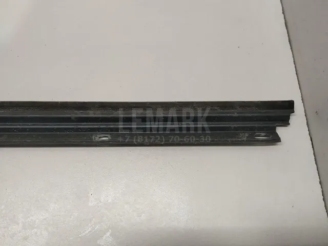 Накладка стекла переднего правого для  BMW 5-serie G30/G31/F90 2017-2023