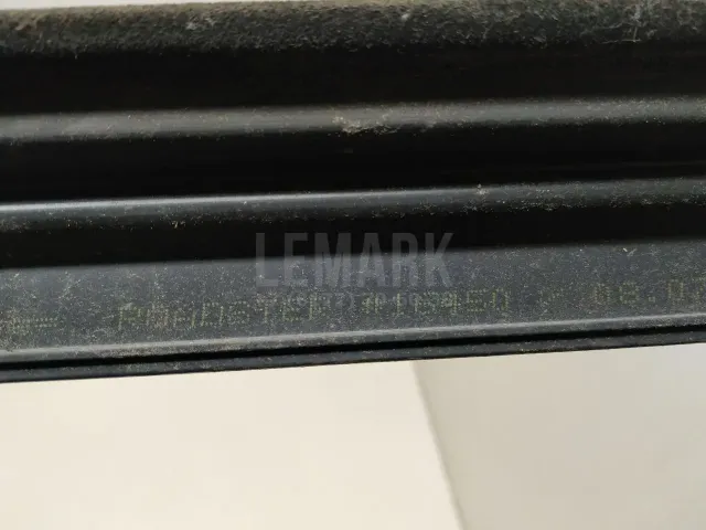 Накладка стекла переднего правого для  BMW 5-serie G30/G31/F90 2017-2023