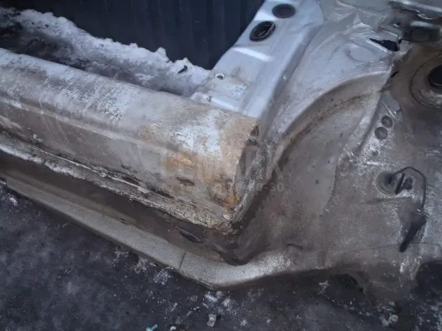 Порог правый