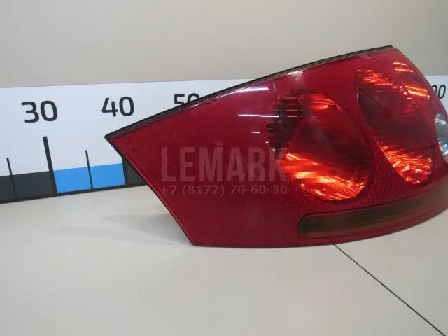 Фонарь задний левый для  Audi A2 [8Z0] 2000-2005