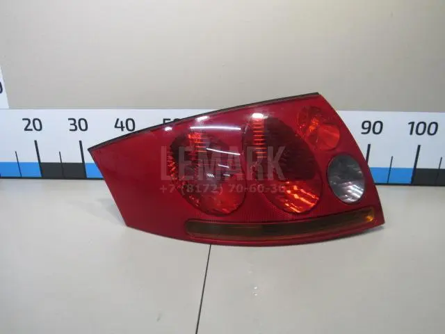 Фонарь задний левый для  Audi A2 [8Z0] 2000-2005