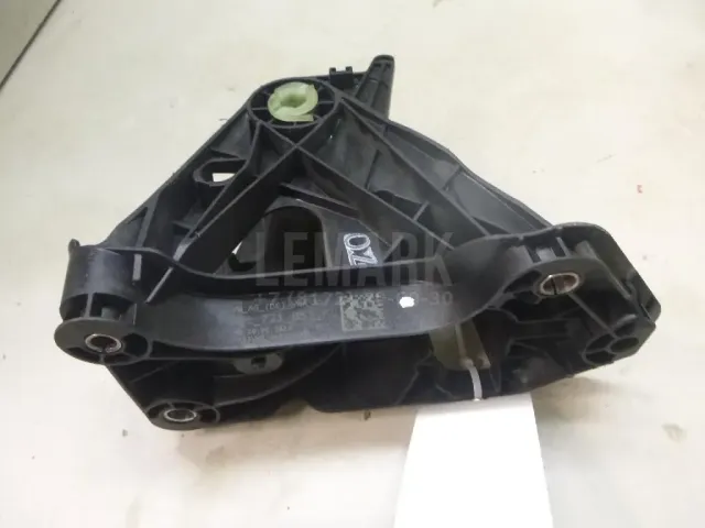 Кронштейн педали сцепления для  Ford Mondeo I 1993-1996