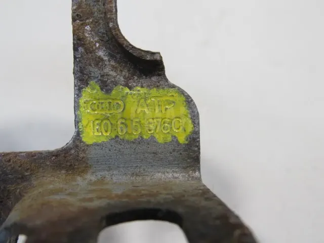 Кронштейн (п.з.к.) для  Ford Fusion 2002-2012