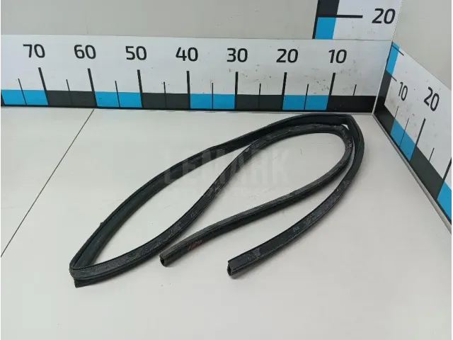 Уплотнитель двери для  Chery Amulet (A15) 2006-2012