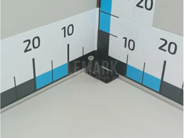 Ответная часть замка капота