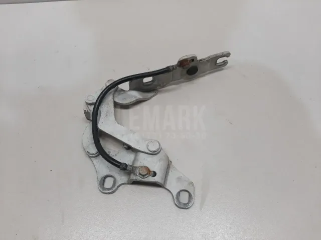 Петля капота левая для  Dodge Journey 2008-2020