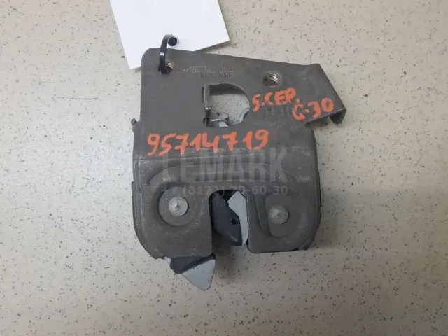 Замок спинки сиденья